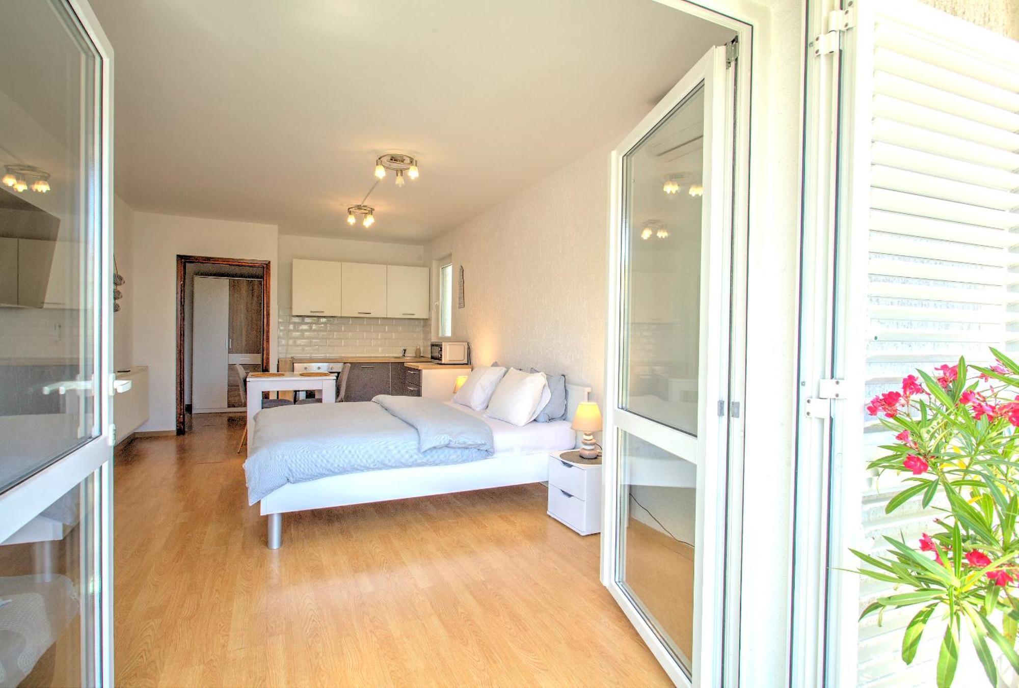 Anmarie Apartments 茨里克韦尼察 外观 照片